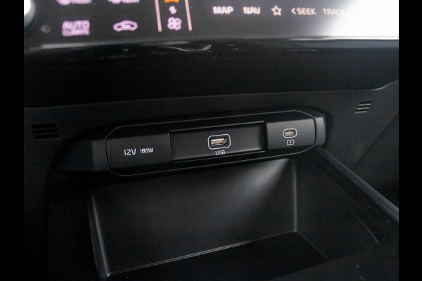 Kia Niro EV Light Advanced 64.8 kWh | Direct leverbaar l Stoel&Stuur Verwarming l Privacy glas l PDC | Camera | Privatelease vanaf € 609,00