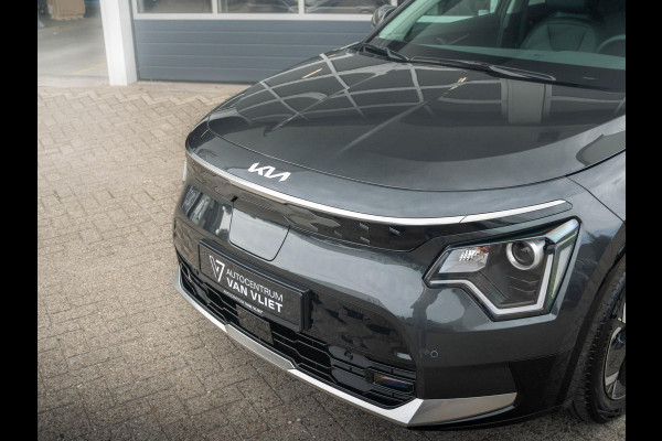 Kia Niro EV Light Advanced 64.8 kWh | Direct leverbaar l Stoel&Stuur Verwarming l Privacy glas l PDC | Camera | Privatelease vanaf € 609,00