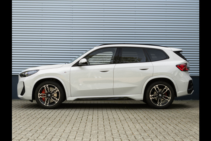 BMW X1 sDrive18i M-Sport Pro - Pano - Trekhaak - Driving Ass Plus - Harman Kardon