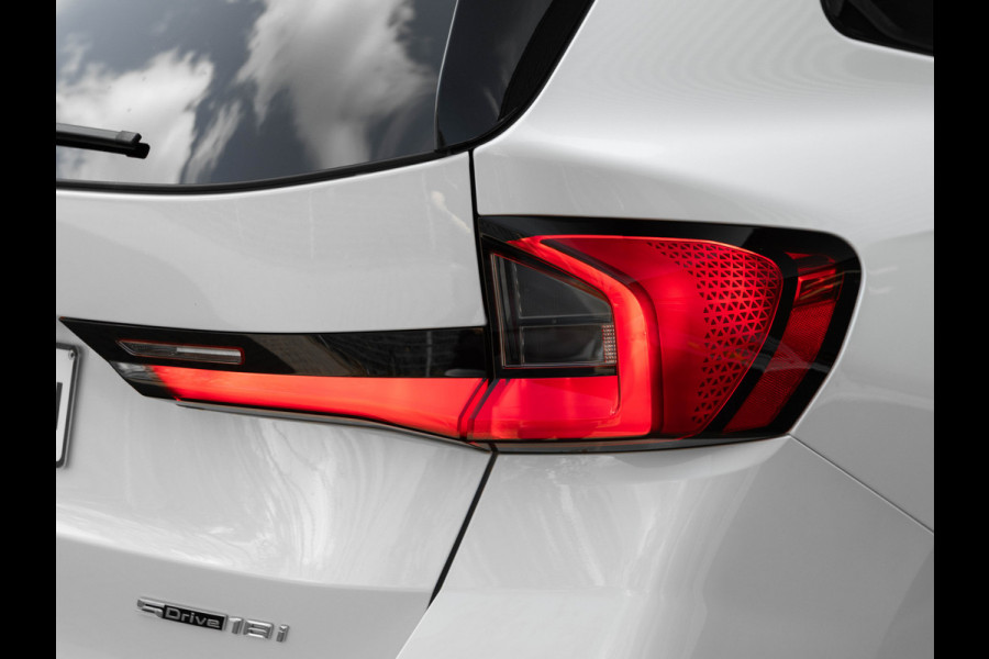 BMW X1 sDrive18i M-Sport Pro - Pano - Trekhaak - Driving Ass Plus - Harman Kardon