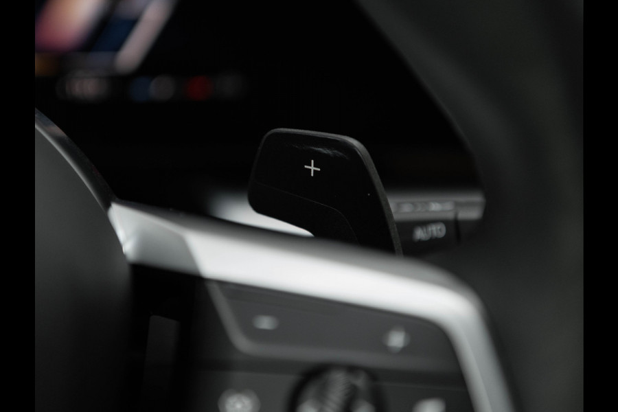 BMW X1 sDrive18i M-Sport Pro - Pano - Trekhaak - Driving Ass Plus - Harman Kardon