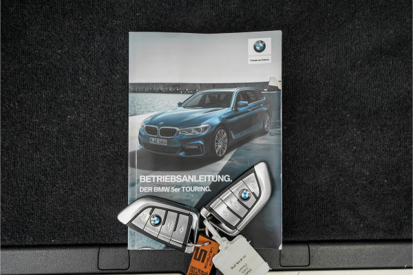 BMW 5 Serie Touring 530i xDrive High Executive Luxury Pano ACC CarPlay Camera Leder