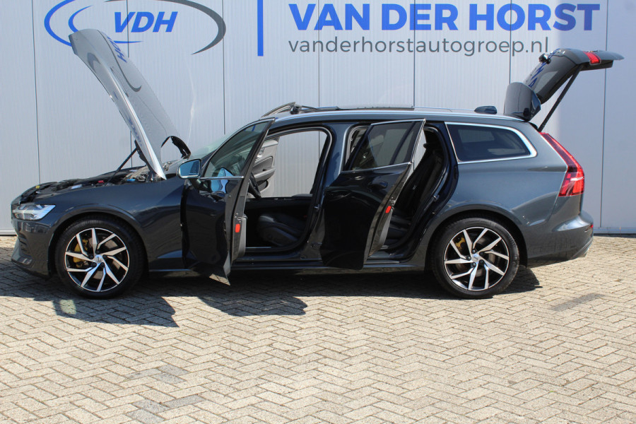 Volvo V60 2.0-250pk T5 Momentum AUTOMAAT ! Fijne comfortabele, luxe en degelijke wagen ! Autm. airco dual, elektr. panodak, elektr. achterklep, LM wielen, metallic lak, navigatie, telefoonvoorb., lederen interieur, parkeersensoren v+a,  LED verlichting etc.
