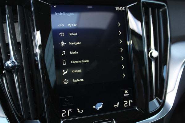 Volvo V60 2.0-250pk T5 Momentum AUTOMAAT ! Fijne comfortabele, luxe en degelijke wagen ! Autm. airco dual, elektr. panodak, elektr. achterklep, LM wielen, metallic lak, navigatie, telefoonvoorb., lederen interieur, parkeersensoren v+a,  LED verlichting etc.