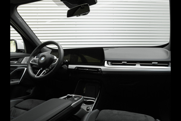 BMW X1 sDrive18i M-Sport Pro - Pano - Trekhaak - Driving Ass Plus - Harman Kardon