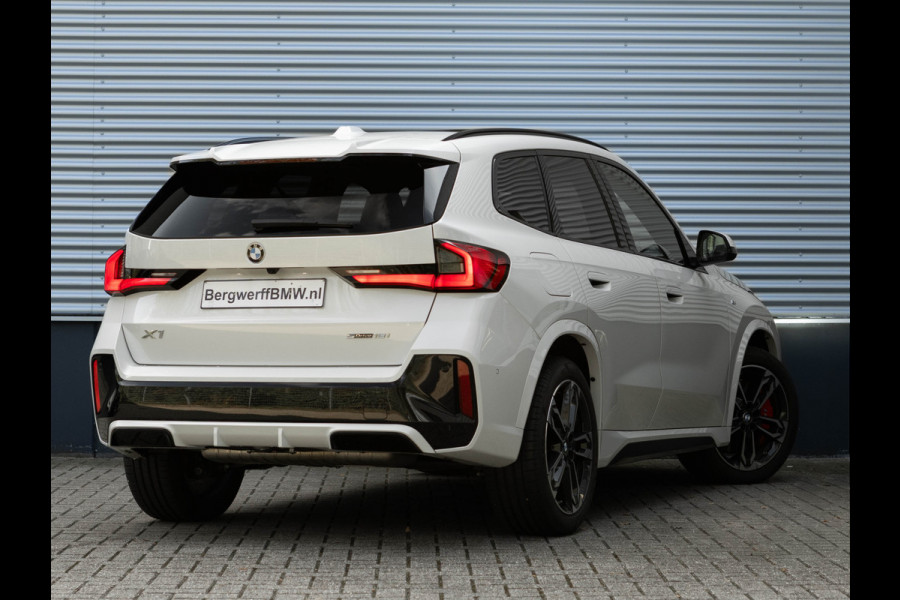BMW X1 sDrive18i M-Sport Pro - Pano - Trekhaak - Driving Ass Plus - Harman Kardon