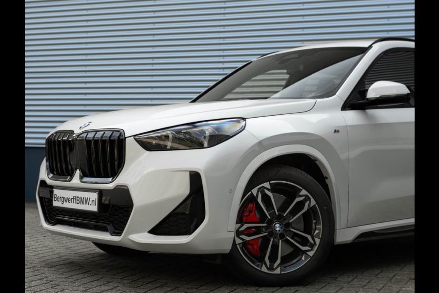 BMW X1 sDrive18i M-Sport Pro - Pano - Trekhaak - Driving Ass Plus - Harman Kardon