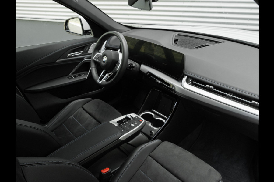 BMW X1 sDrive18i M-Sport Pro - Pano - Trekhaak - Driving Ass Plus - Harman Kardon