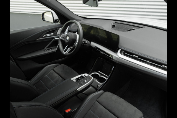 BMW X1 sDrive18i M-Sport Pro - Pano - Trekhaak - Driving Ass Plus - Harman Kardon