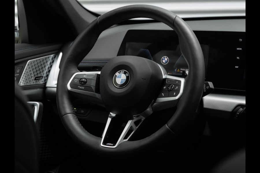 BMW X1 sDrive18i M-Sport Pro - Pano - Trekhaak - Driving Ass Plus - Harman Kardon