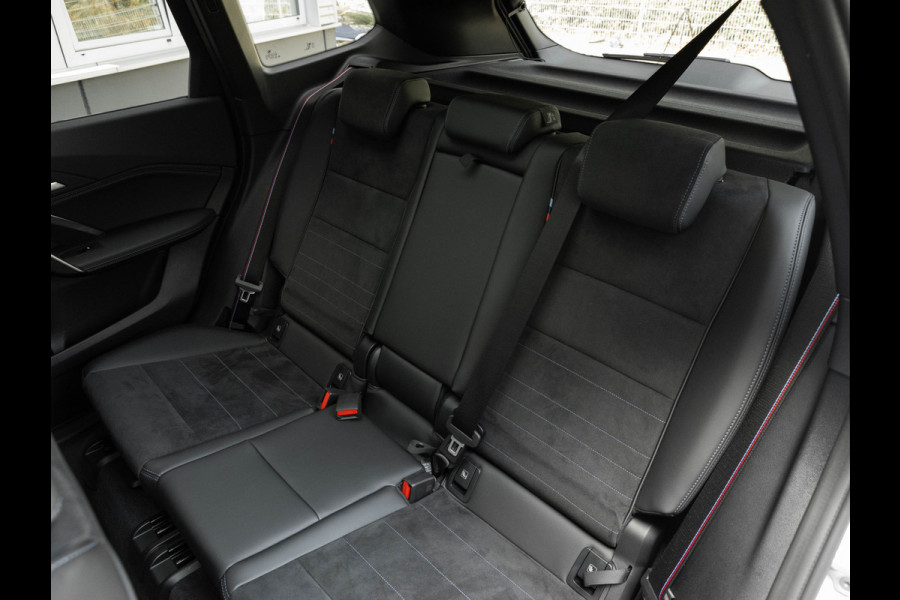 BMW X1 sDrive18i M-Sport Pro - Pano - Trekhaak - Driving Ass Plus - Harman Kardon