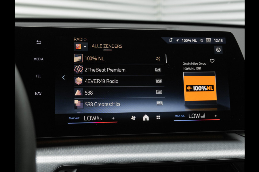 BMW X1 sDrive18i M-Sport Pro - Pano - Trekhaak - Driving Ass Plus - Harman Kardon
