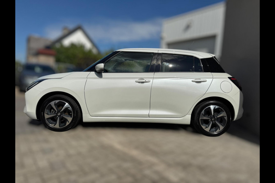 Suzuki Swift 1.2 Style Smart Hybrid NIEUWSTE MODEL / LED / CARPLAY / PDC / ACC / PARELMOER / CAMERA / WARNING SPOTS / LANE ASSIST