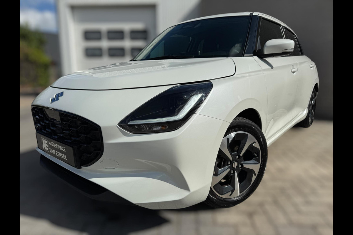 Suzuki Swift 1.2 Style Smart Hybrid NIEUWSTE MODEL / LED / CARPLAY / PDC / ACC / PARELMOER / CAMERA / WARNING SPOTS / LANE ASSIST Suzuki Swift 1.2 Style Smart Hybrid NIEUWSTE MODEL / LED / CARPLAY / PDC / ACC / PARELMOER / CAMERA / WARNING SPOTS / LANE ASSIST