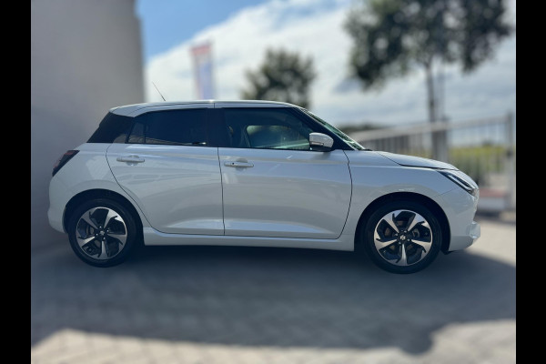 Suzuki Swift 1.2 Style Smart Hybrid NIEUWSTE MODEL / LED / CARPLAY / PDC / ACC / PARELMOER / CAMERA / WARNING SPOTS / LANE ASSIST