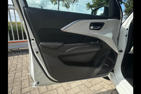 Suzuki Swift 1.2 Style Smart Hybrid NIEUWSTE MODEL / LED / CARPLAY / PDC / ACC / PARELMOER / CAMERA / WARNING SPOTS / LANE ASSIST
