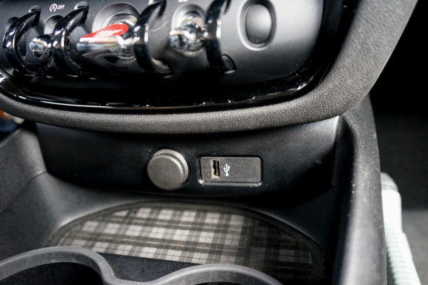 MINI Clubman 1.5 Cooper Business Pakket MINI Clubman 1.5 Cooper Business Pakket