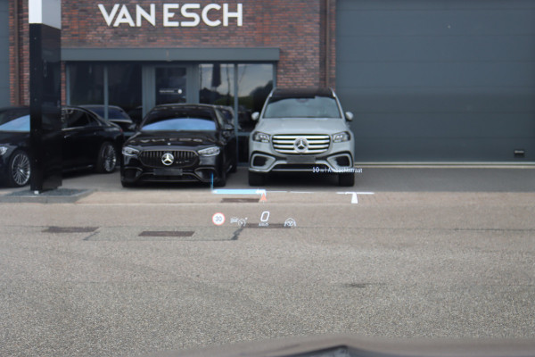 Mercedes-Benz EQE SUV AMG 43 4MATIC Premium+ 91 kWh | ex BTW €86.500,- | Hyperscreen | Achterasbesturing | Luchtvering | Distronic+ | Trekhaak | Stoelventilatie | Memory | HUD | Burmester | Digital Light |