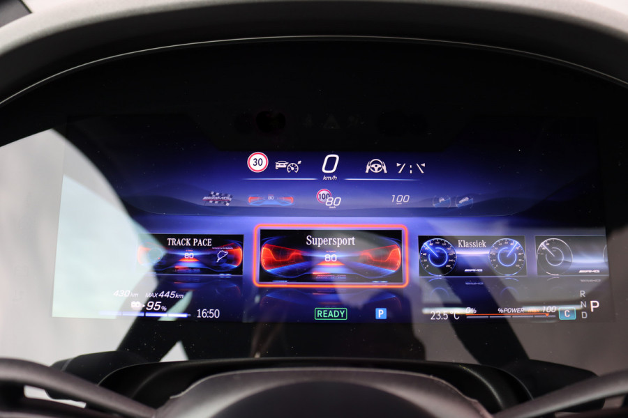 Mercedes-Benz EQE SUV AMG 43 4MATIC Premium+ 91 kWh | ex BTW €86.500,- | Hyperscreen | Achterasbesturing | Luchtvering | Distronic+ | Trekhaak | Stoelventilatie | Memory | HUD | Burmester | Digital Light |