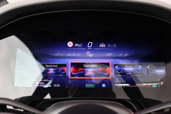 Mercedes-Benz EQE SUV AMG 43 4MATIC Premium+ 91 kWh | ex BTW €86.500,- | Hyperscreen | Achterasbesturing | Luchtvering | Distronic+ | Trekhaak | Stoelventilatie | Memory | HUD | Burmester | Digital Light |