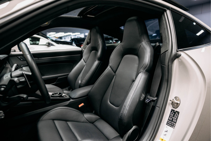 Porsche 911 3.0 Carrera 4 GTS NL Geleverd | BTW | Noise lift | Stoel verw/ventilatie | Vol leder |
