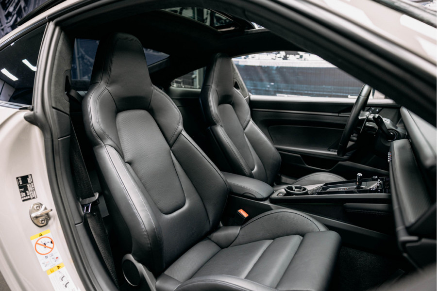 Porsche 911 3.0 Carrera 4 GTS NL Geleverd | BTW | Noise lift | Stoel verw/ventilatie | Vol leder |
