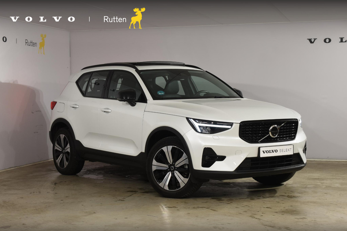 Volvo XC40 T5 262PK Automaat Plug-in Hybrid Ultimate Dark / Adaptieve Cruisecontrol / Elektr. schuifdak / Leer / Stoelverwarming / Stuurverwarming / Elektrische Stoelen / Trekhaak / Elektr. achterklep / Harman Kardon / 360 graden camera