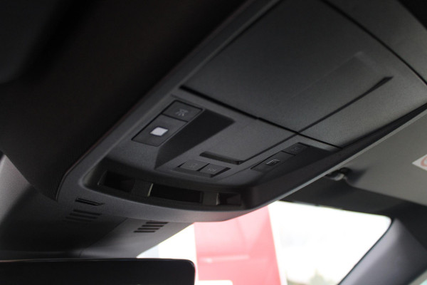 Peugeot 3008 1.2 Hybrid 145PK ALLURE AUTOMAAT | COMFORT STOELEN | STOEL / STUUR VERWARMING | DODEHOEK DETECTIE | 360° CAMERA | NAVIGATIE | 19" LICHTMETALEN VELGEN | DRAADLOOS APPLE CARPLAY / ANDROID AUTO | |