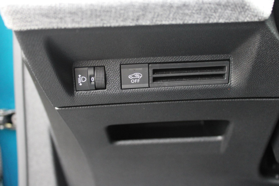 Peugeot 3008 1.2 Hybrid 145PK ALLURE AUTOMAAT | COMFORT STOELEN | STOEL / STUUR VERWARMING | DODEHOEK DETECTIE | 360° CAMERA | NAVIGATIE | 19" LICHTMETALEN VELGEN | DRAADLOOS APPLE CARPLAY / ANDROID AUTO | |