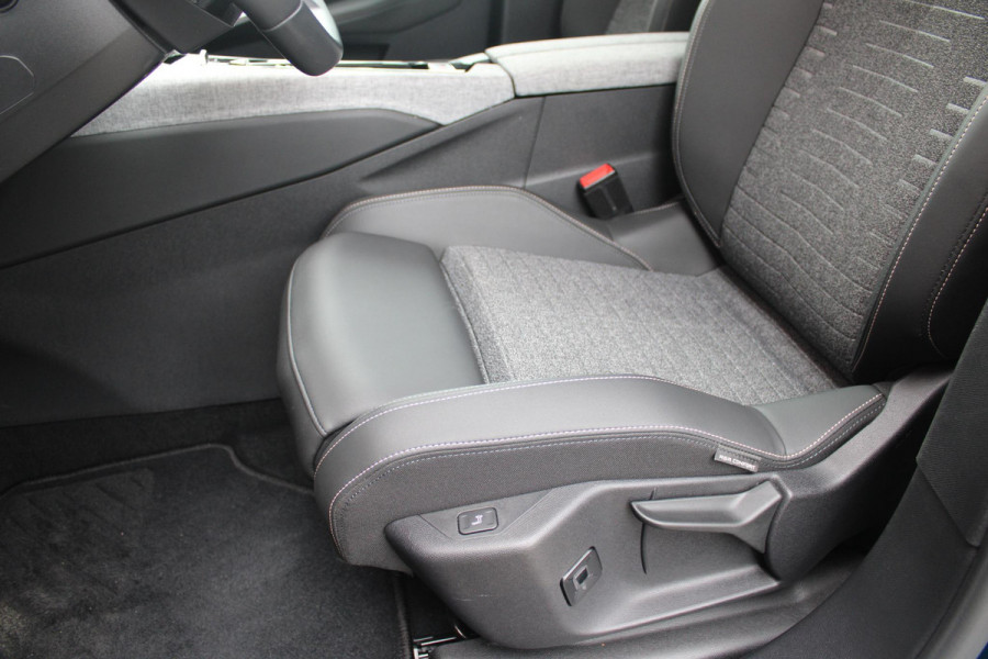 Peugeot 3008 1.2 Hybrid 145PK ALLURE AUTOMAAT | COMFORT STOELEN | STOEL / STUUR VERWARMING | DODEHOEK DETECTIE | 360° CAMERA | NAVIGATIE | 19" LICHTMETALEN VELGEN | DRAADLOOS APPLE CARPLAY / ANDROID AUTO | |