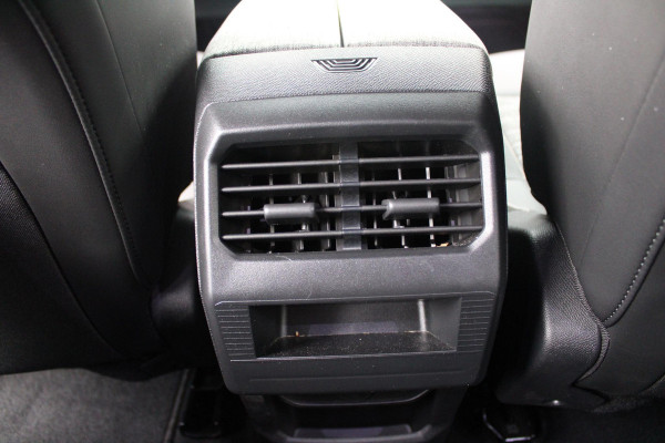 Peugeot 3008 1.2 Hybrid 145PK ALLURE AUTOMAAT | COMFORT STOELEN | STOEL / STUUR VERWARMING | DODEHOEK DETECTIE | 360° CAMERA | NAVIGATIE | 19" LICHTMETALEN VELGEN | DRAADLOOS APPLE CARPLAY / ANDROID AUTO | |
