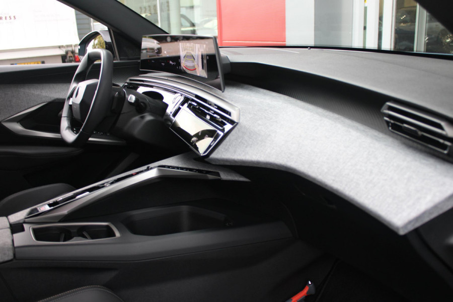 Peugeot 3008 1.2 Hybrid 145PK ALLURE AUTOMAAT | COMFORT STOELEN | STOEL / STUUR VERWARMING | DODEHOEK DETECTIE | 360° CAMERA | NAVIGATIE | 19" LICHTMETALEN VELGEN | DRAADLOOS APPLE CARPLAY / ANDROID AUTO | |