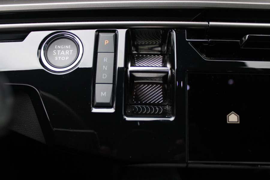 Peugeot 3008 1.2 Hybrid 145PK ALLURE AUTOMAAT | COMFORT STOELEN | STOEL / STUUR VERWARMING | DODEHOEK DETECTIE | 360° CAMERA | NAVIGATIE | 19" LICHTMETALEN VELGEN | DRAADLOOS APPLE CARPLAY / ANDROID AUTO | |