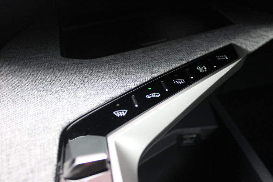 Peugeot 3008 1.2 Hybrid 145PK ALLURE AUTOMAAT | COMFORT STOELEN | STOEL / STUUR VERWARMING | DODEHOEK DETECTIE | 360° CAMERA | NAVIGATIE | 19" LICHTMETALEN VELGEN | DRAADLOOS APPLE CARPLAY / ANDROID AUTO | |