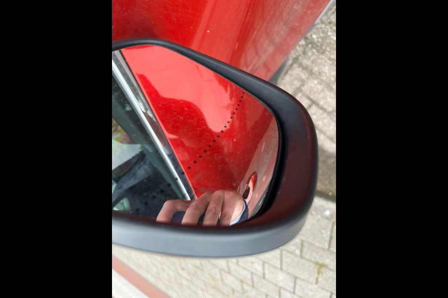 Renault Captur 1.3 TCe 130pk Intens | Automaat | Trekhaak | 360 graden Camera's | Dodehoeksensoren | Full Leder | Stoelverwarming | Dealer onderhouden
