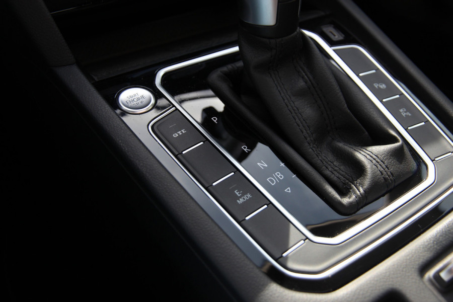 Volkswagen Passat Variant 1.4 TSI PHEV GTE Business | Pano | Trekhaak | Massage | ACC | 360