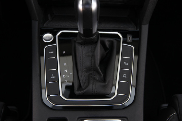 Volkswagen Passat Variant 1.4 TSI PHEV GTE Business | Pano | Trekhaak | Massage | ACC | 360