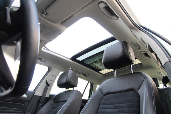 Volkswagen Passat Variant 1.4 TSI PHEV GTE Business | Pano | Trekhaak | Massage | ACC | 360