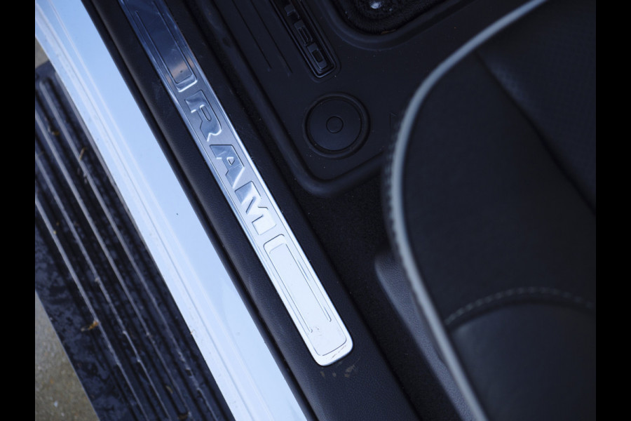 Dodge Ram | 1500 | Limited | Night | 3.0L Twin-Turbo I6 | High Output | DUSA Power Deals | Passenger Display | Trekhaak |  LPG | RAMBOX Getoonde accessoires zijn verkrijgbaar tegen meerprijs