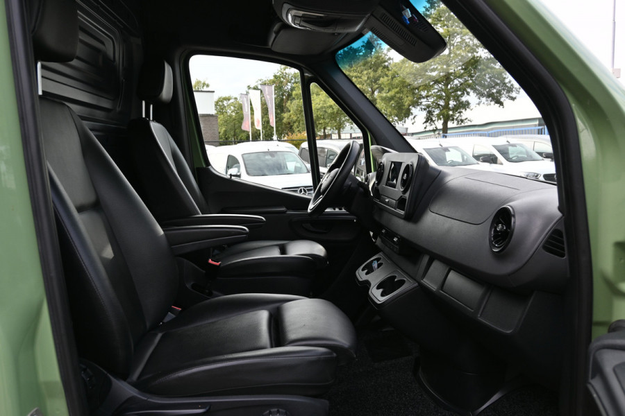 Mercedes-Benz Sprinter 516 CDI L3H2 3500 kg trekhaak, Geveerde stoel, MBUX met camera, Etc.
