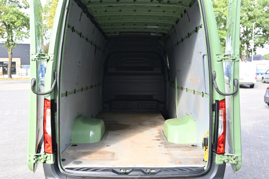 Mercedes-Benz Sprinter 516 CDI L3H2 3500 kg trekhaak, Geveerde stoel, MBUX met camera, Etc.