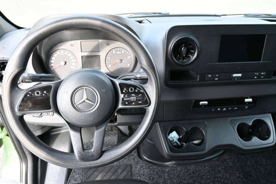 Mercedes-Benz Sprinter 516 CDI L3H2 3500 kg trekhaak, Geveerde stoel, MBUX met camera, Etc.
