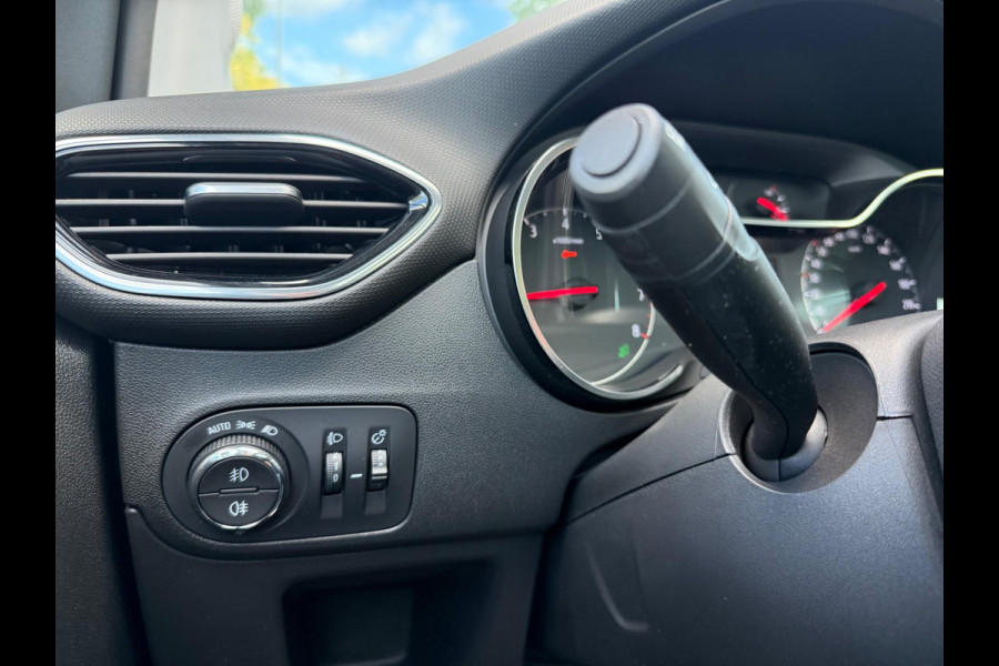 Opel Crossland X 1.2 Turbo 130pk Innovation - Navi - Panoramadak - Camera - Org.NL Opel Crossland X 1.2 Turbo 130pk Innovation - Navi - Panoramadak - Camera - Org.NL