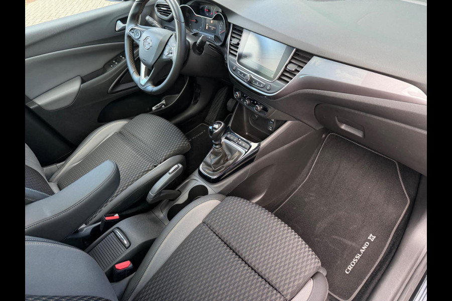 Opel Crossland X 1.2 Turbo 130pk Innovation - Navi - Panoramadak - Camera - Org.NL Opel Crossland X 1.2 Turbo 130pk Innovation - Navi - Panoramadak - Camera - Org.NL