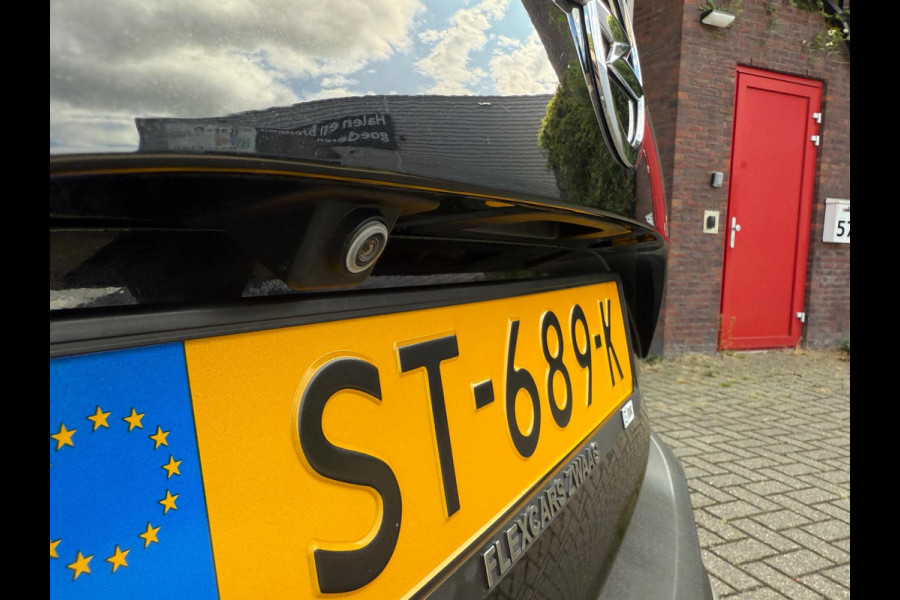 Opel Crossland X 1.2 Turbo 130pk Innovation - Navi - Panoramadak - Camera - Org.NL Opel Crossland X 1.2 Turbo 130pk Innovation - Navi - Panoramadak - Camera - Org.NL