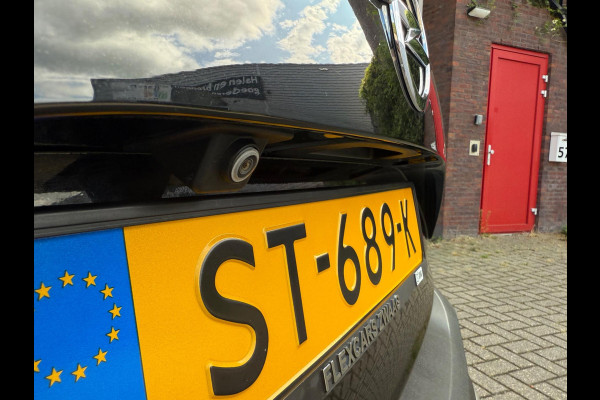 Opel Crossland X 1.2 Turbo 130pk Innovation - Navi - Panoramadak - Camera - Org.NL Opel Crossland X 1.2 Turbo 130pk Innovation - Navi - Panoramadak - Camera - Org.NL