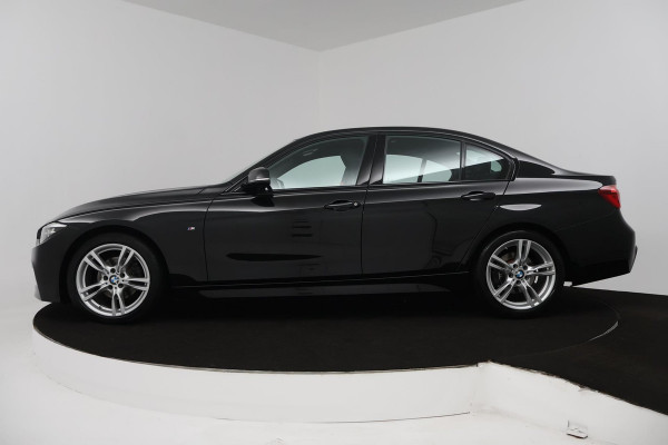 BMW 3 Serie 318i Edition M Sport Shadow Executive (STOELVERWARMING, DIGITALE COCKPIT, NAVIGATIE, LEER, DEALER ONDERHOUDEN)