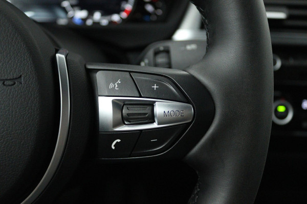 BMW 3 Serie 318i Edition M Sport Shadow Executive (STOELVERWARMING, DIGITALE COCKPIT, NAVIGATIE, LEER, DEALER ONDERHOUDEN)