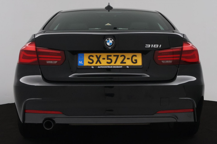 BMW 3 Serie 318i Edition M Sport Shadow Executive (STOELVERWARMING, DIGITALE COCKPIT, NAVIGATIE, LEER, DEALER ONDERHOUDEN)
