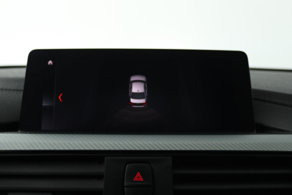 BMW 3 Serie 318i Edition M Sport Shadow Executive (STOELVERWARMING, DIGITALE COCKPIT, NAVIGATIE, LEER, DEALER ONDERHOUDEN)